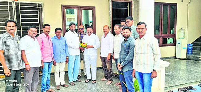 రాజన్నదొరకు అభినందనల వెల్లువ 