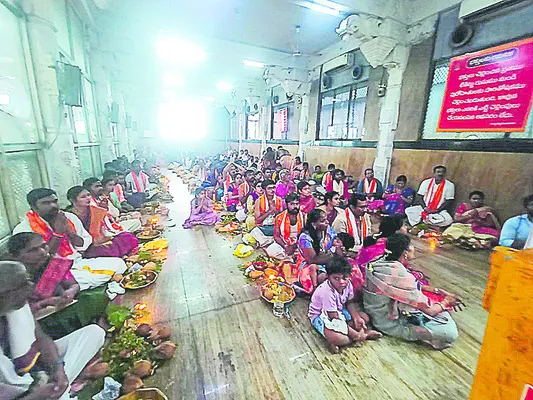 రత్నగిరిపై పెళ్లి సందడి 