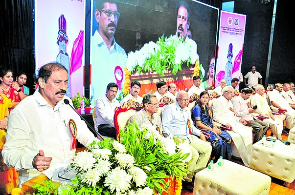 సహకార రంగ బ్యాంకులు బలోపేతం చేయాలి 