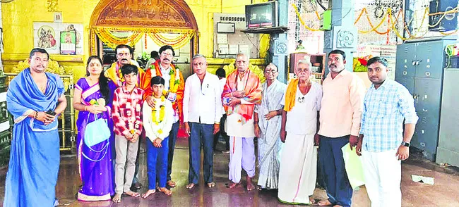 కేతకీలో కర్ణాటక హైకోర్టు సివిల్ జడ్జి పూజలు