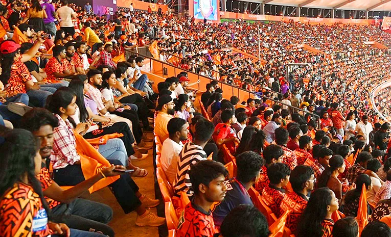 Hyderabad Uppal Stadium Mobile Phones Theft Gang