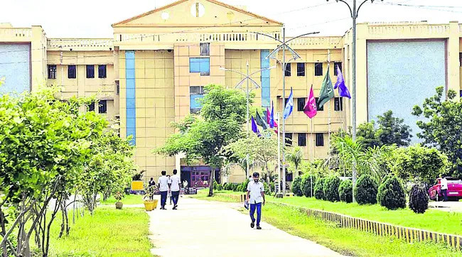 మెస్‌లకు టెండర్‌!