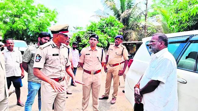 ఇరుకు గదుల్లో పనిచేయడం వల్లే ప్రమాద తీవ్రత 