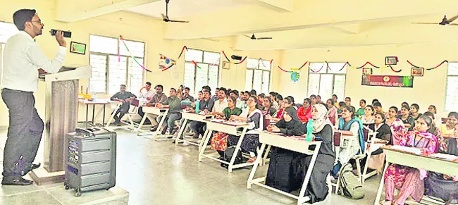 సర్కారు బడుల్లో సర్వే