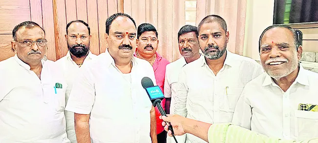 గోమాతల మృతిపై పవన్‌ స్పందించాలి