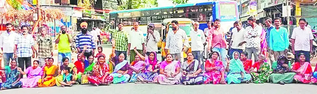 డబుల్ బెడ్రూంలు కేటాయించాలి