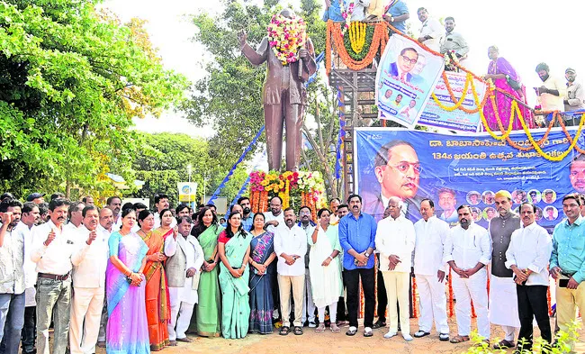 ప్రపంచం మెచ్చిన మేధావి అంబేడ్కర్‌