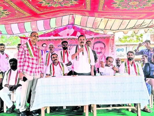 గ్రామాలను అభివృద్ధి వైపు నడిపించాలి