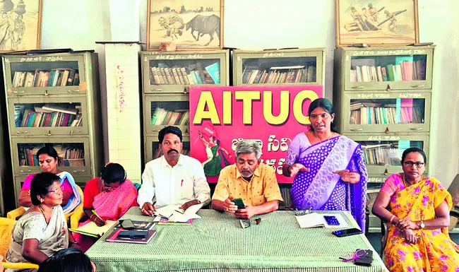 ఆశా వర్కర్ల వేతనం పెంపును అమలు చేయాలి