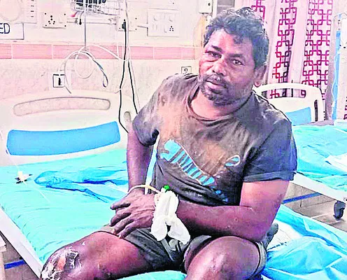 ప్రైవేట్‌ ఆస్పత్రికి ఇద్దరి తరలింపు 