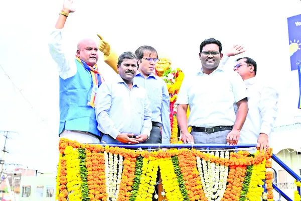 రాజ్యాంగ స్ఫూర్తితో అభివృద్ధి దిశగా పయనం 