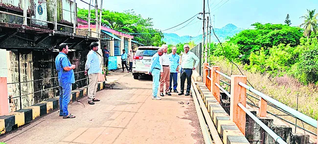 సీలేరు కాంప్లెక్స్‌లో పవర్‌ సెక్టార్‌ అధికారి సుడిగాలి 