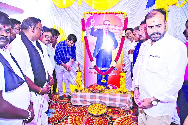 దేశానికే దిక్సూచి అంబేడ్కర్‌ 