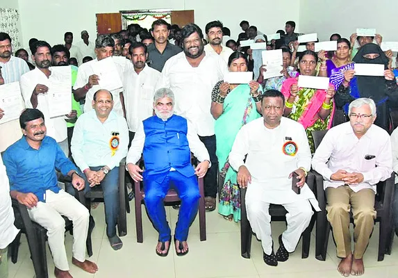 సంక్షేమానికి పెద్దపీట 