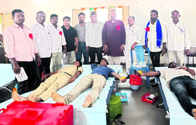 రికార్డు స్థాయిలో రక్తసేకరణ