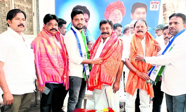 సొంత గూటికి కౌన్సిలర్‌ 