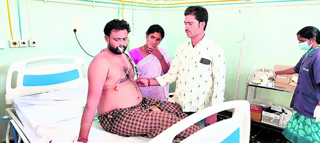 టీడీపీ కార్యకర్త ఆత్మహత్యాయత్నం 