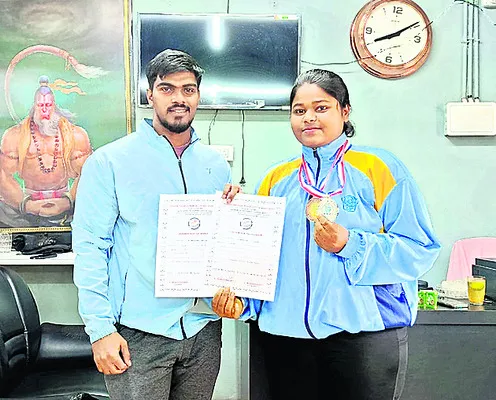 పవర్‌ లిఫ్టింగ్‌లో కల్యాణి ప్రతిభ