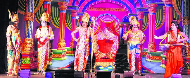 తెలుగు నాట కళా వైభవం!