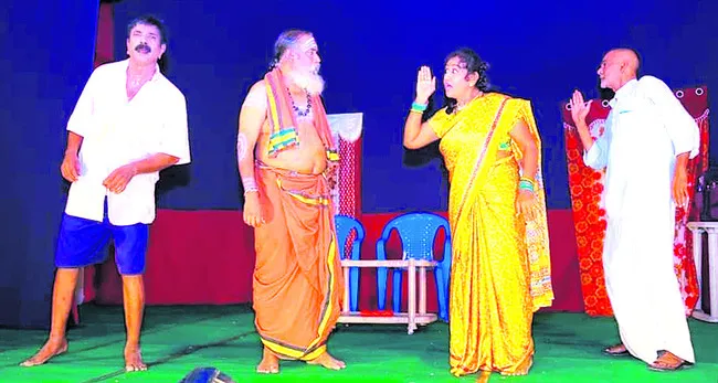 నందుల పంట పండించిన కళాకారులు 
