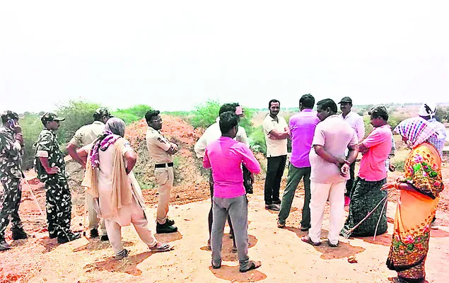 గారెపల్లి రిజర్వాయర్‌ పనుల అడ్డగింత