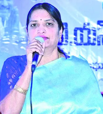 అక్రమ కేసులతో భయపెట్టలేరు 