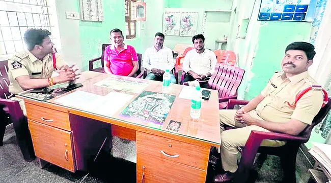 పోలీసులు నిష్పక్షపాతంగా వ్యవహరించాలి