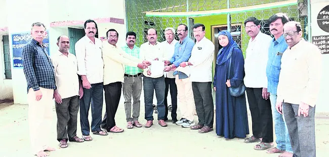 9, 10 తరగతుల సిలబస్‌ తగ్గించాలి 