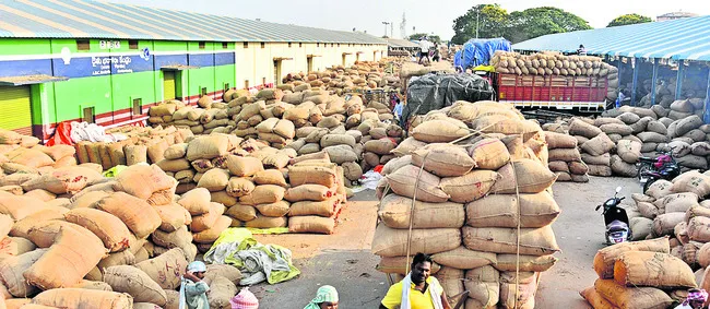 డెయిరీ ఫామ్‌లో  కార్మికుడు మృతి 