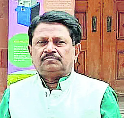 హాల్‌మార్క్‌ సర్టిఫికెట్‌తో  కొనుగోలు చేయాలి
