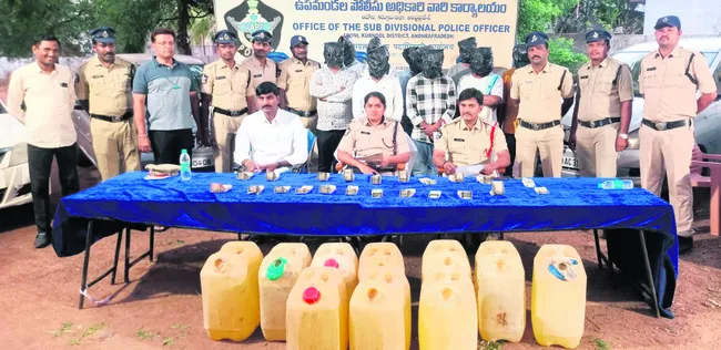 డీజిల్ దొంగలు దొరికారు