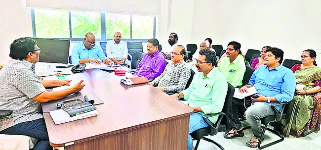 రేషన్కార్డు దరఖాస్తుల విచారణ పూర్తి చేయాలి