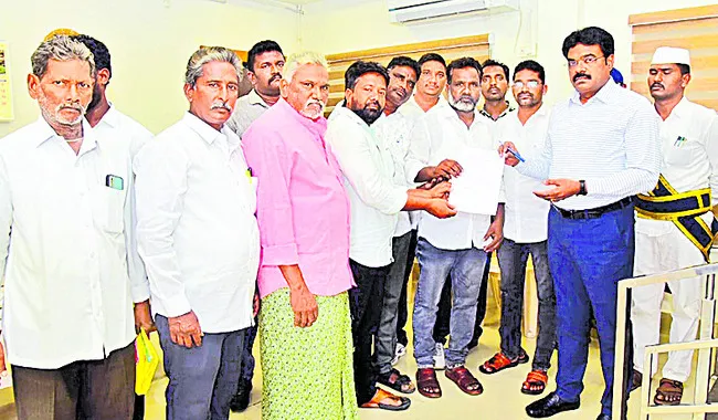 శ్మశాన వాటికకు భూమి కేటాయించాలి 