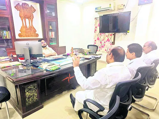 అక్రమ మైనింగ్‌కు అడ్డుకట్ట వేయండి