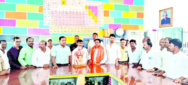 ప్రభుత్వ పాఠశాలల్లోనే నాణ్యమైన విద్య
