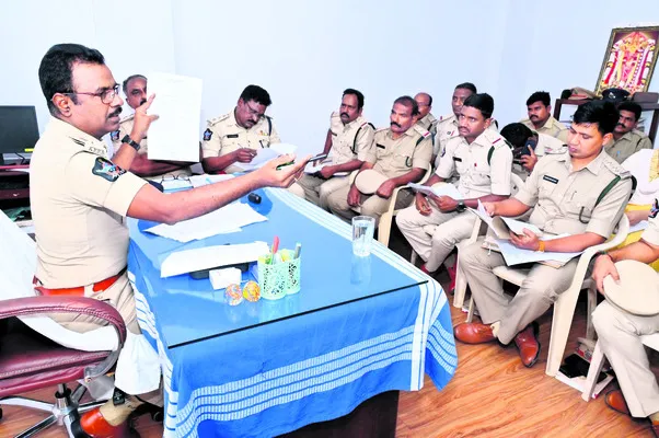 దురలవాట్లకు దూరంగా ఉండాలి