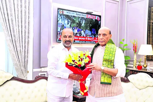 ఆధ్యాత్మిక కేంద్రాలుగా అభివృద్ధి చేయండి