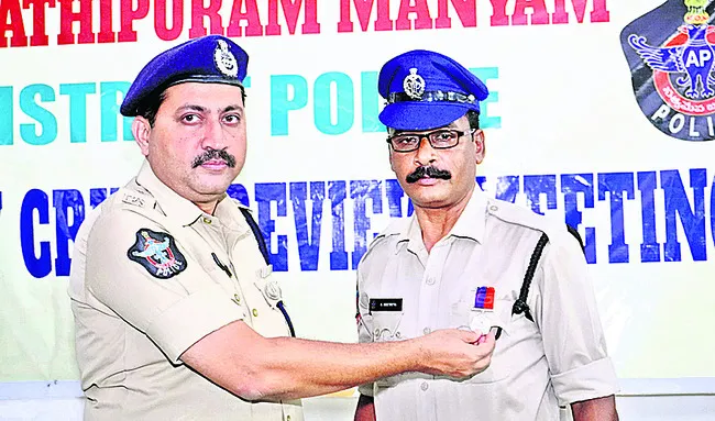 చట్టాలపై స్పష్టమైన అవగాహన ఉండాలి