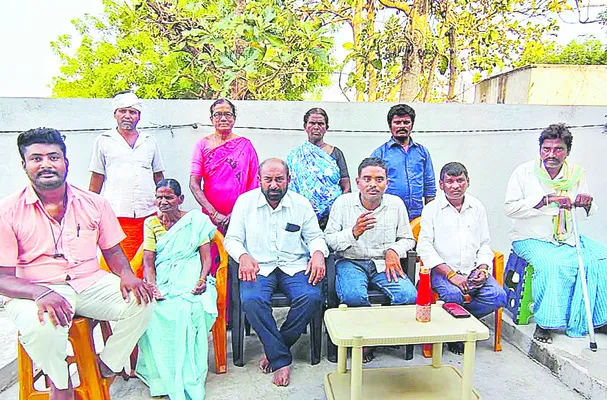 ఇచ్చిన హామీలు నెరవేర్చాలి 
