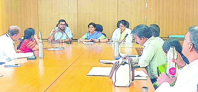 అవసరమైన వారికి కంటి శస్త్ర చికిత్సలు