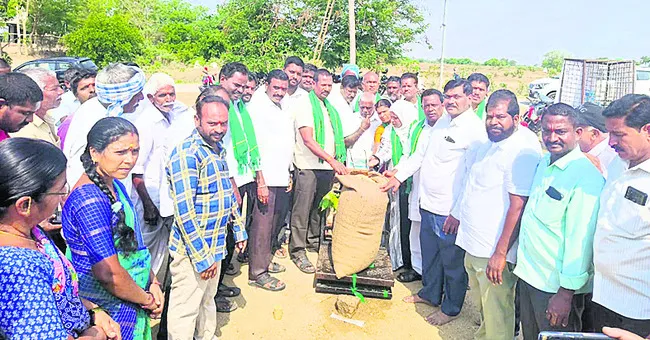 కొనుగోలు కేంద్రాల్లోనే మద్దతు ధర