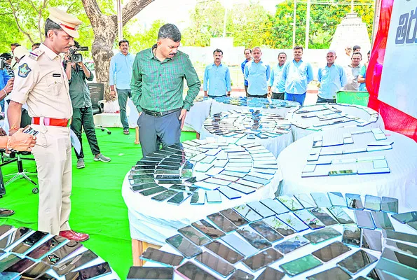 510 సెల్‌ఫోన్లు స్వాధీనం