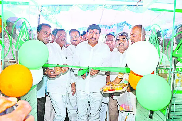 బ్యాంక్‌ సేవలను విస్తరిస్తాం