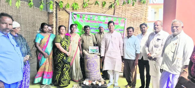 దళారులను నమ్మి మోసపోవద్దు 