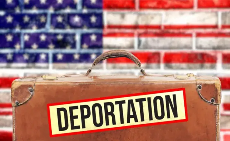 Donald Trump Incentivises Leave America Offers Migrants
