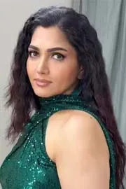 Kushboo Sundar 54 Flaunts Her New Glam Look Weight Loss Secret7