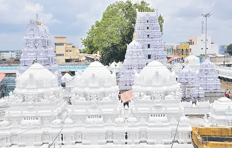 Development and expansion of Vemulawada temple in three phases