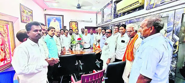 పార్టీ పటిష్టతకు కృషిచేద్దాం 