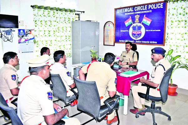 గంజాయి బానిసలకు కౌన్సెలింగ్‌ ఇవ్వాలి