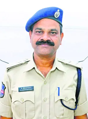 ట్రాఫిక్‌ పోలీస్‌స్టేషన్‌ ఇంకొకటి..